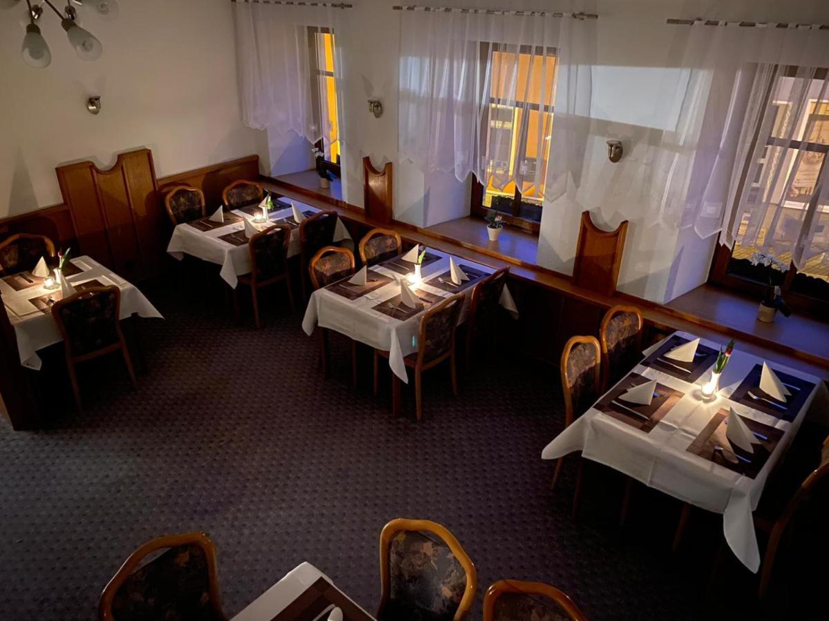 Hotel Goldener Loewe Цойленрода Экстерьер фото