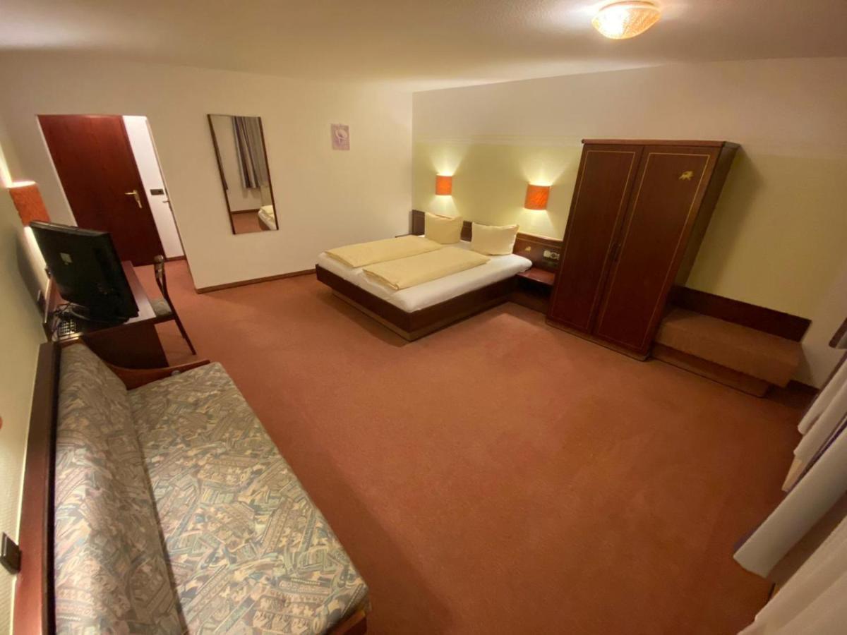 Hotel Goldener Loewe Цойленрода Экстерьер фото