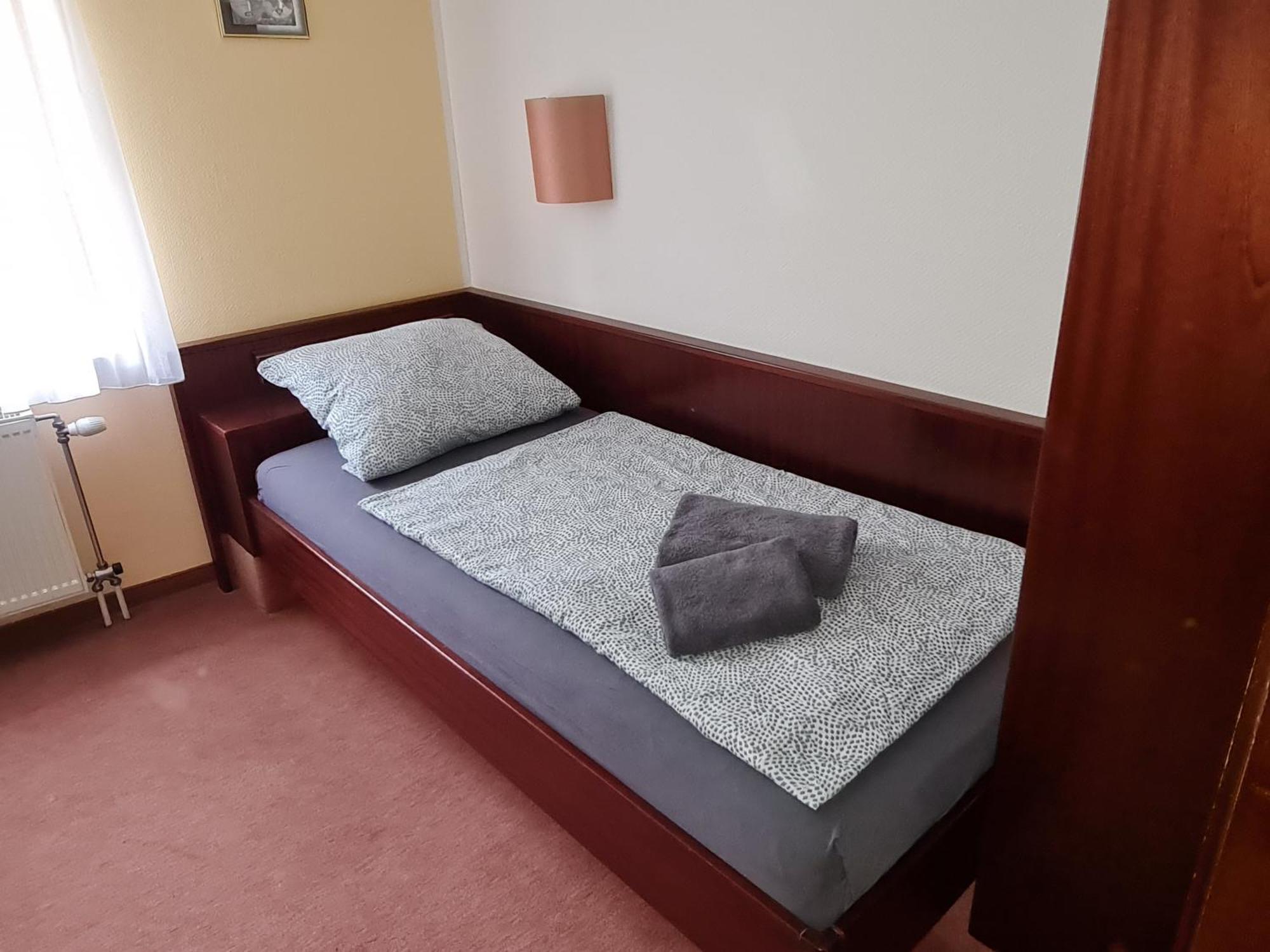 Hotel Goldener Loewe Цойленрода Экстерьер фото