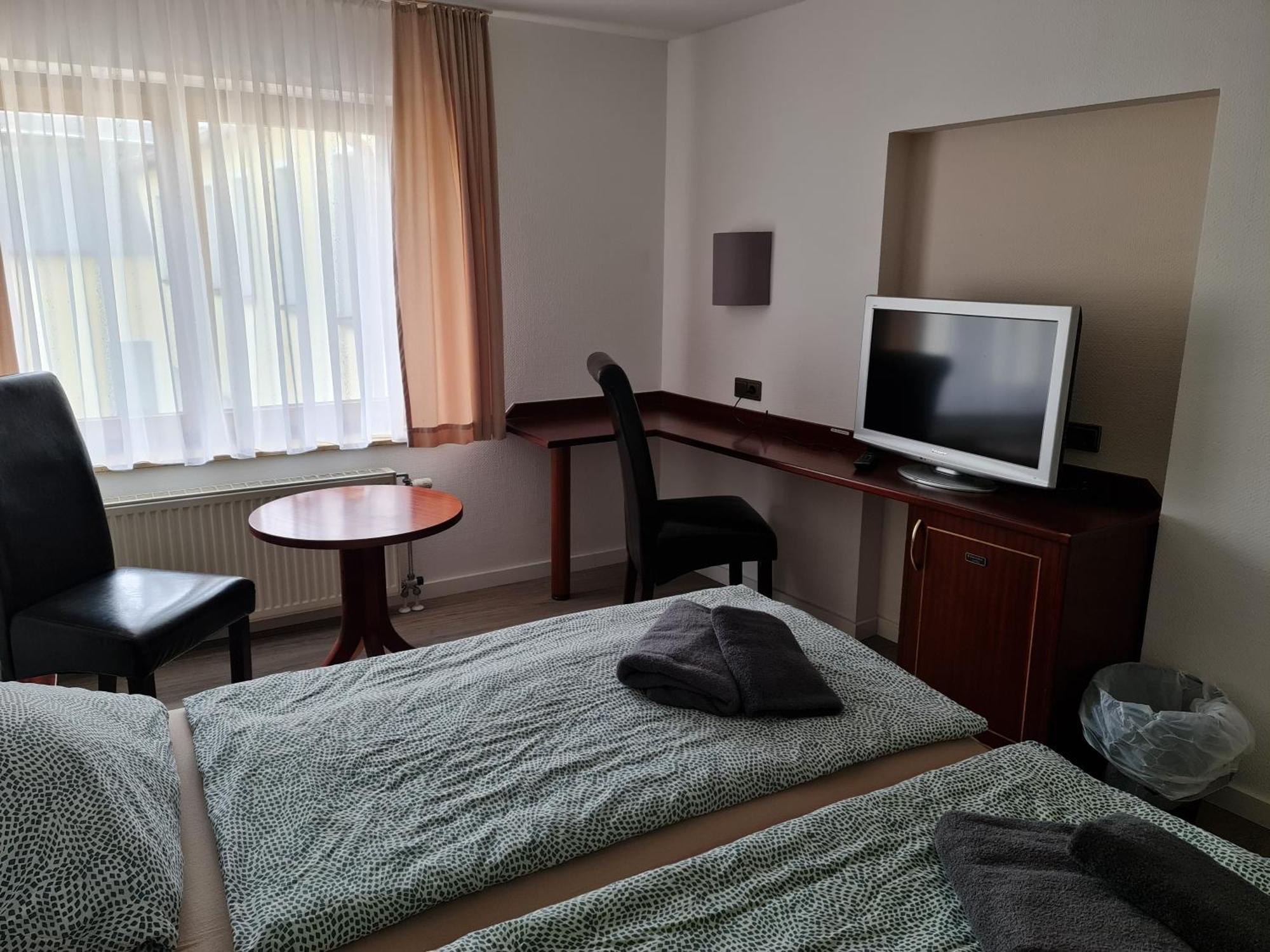 Hotel Goldener Loewe Цойленрода Экстерьер фото