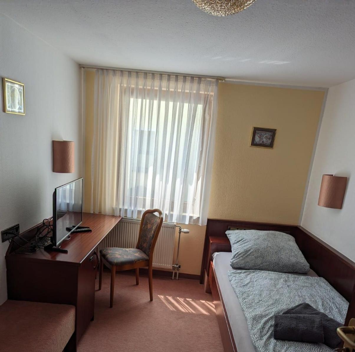 Hotel Goldener Loewe Цойленрода Экстерьер фото